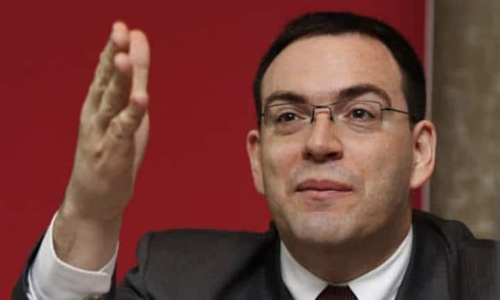 ... Bankratspräsident Andreas Albrecht gab seinen Posten in Folge der Finma-Ermahnung auf. Er wolle «die Bank von dem Vertrauensverlust entlasten, dem sie in der Öffentlichkeit ausgesetzt ist», erklärte er. Während seiner Amtszeit hatte Albrecht auch im Verwaltungsrat der Bank Coop gesessen. Bilder: Keystone