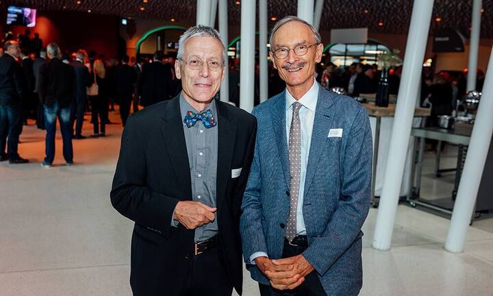 Peter Vollmer (Schweiz Tourismus) und Urs P. Gasche (SSUI Infosperber)