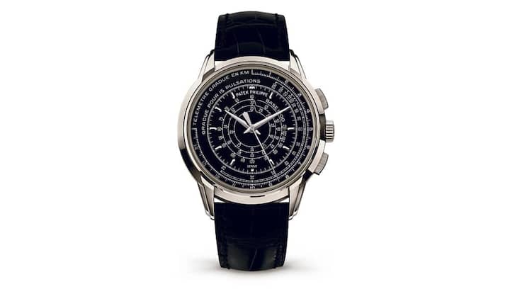 Referenz 5575: Von der Erde zum Mond in 24 Stunden. Die Uhr verbindet Weltzeituhren mit einer innovativen Darstellung der Mondphase. Das Herrenmodell (Weissgold) ist mit 39,8 Millimetern Durchmesser geringfügig grösser als die Damenuhr (38 Millimeter, Roségold), Letztere dafür mit 70 lupenreinen Top-Wesselton-Brillanten (0,6 Karat) geschmückt. Limitiert auf 1300 Stück (Männer zu 46'000Fr) und 450 Stück (Damen, Referenz 7175 zu 50'000 Fr.)