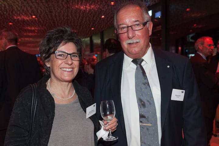 Lilian Zumbach, Inhaberin, nulleins Beratung & Konzeption; Bruno Kurth, Vorstandsmitglied Verein 50plus Schweiz