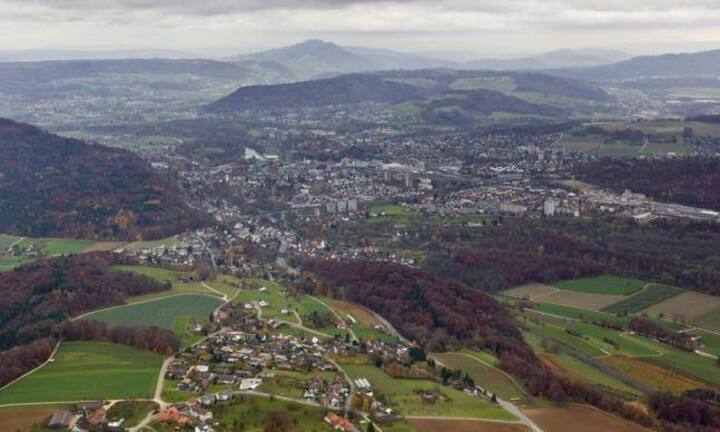 Besonders attraktiv ist der Kauf einer Liegenschaft in Brugg (AG). Ein Käufer zahlt dort nur 71 Prozent eines entsprechenden Mieters.