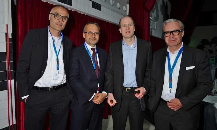Markus Naef, CCO, Sunrise Communications AG;
Thomas D. Meyer, Country Managing Director, Accenture Schweiz;
Nick Bostrom, Professor, Philosophische Fakultät Oxford University;
Hanspeter Kipfer, Country Leader, Oracle Schweiz;