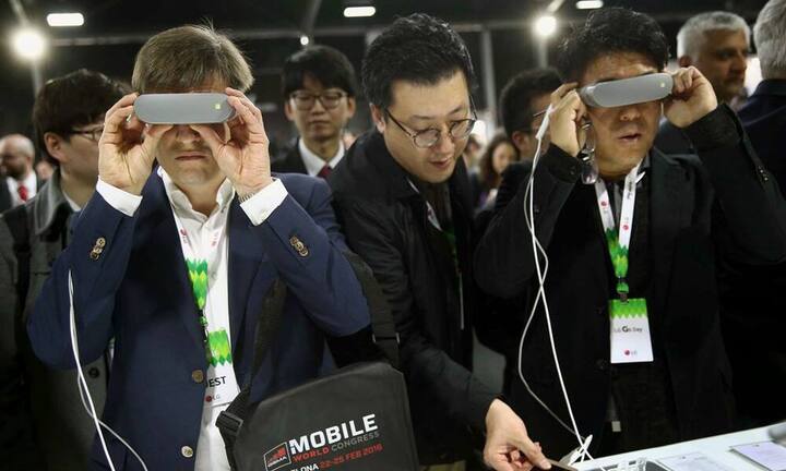 Auch andere Wettbewerber setzen auf virtuelle Realität: Hier die Brille von LG «360 VR». Der Hersteller kämpft um seine Anteile am Smartphonemarkt, er zählt dort nicht zu den führenden Anbietern. Darum...