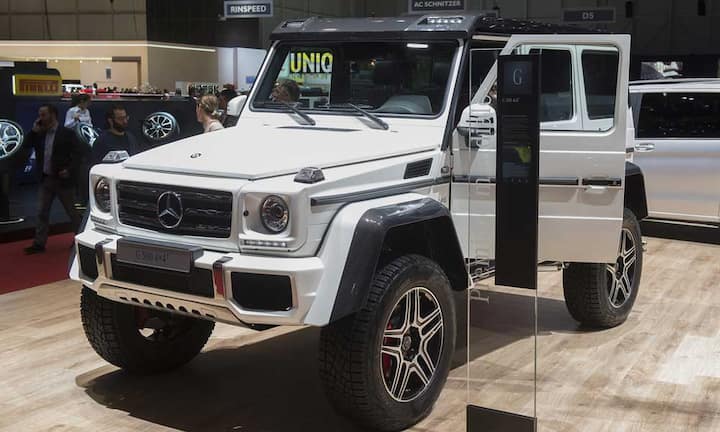 Mercedes Class G 500
Der «G» in der G Klasse bei Mercedes steht für Geländewagen. Seit 1979 produziert hat sich das Fahrzeug in seiner Grundform kaum verändert.