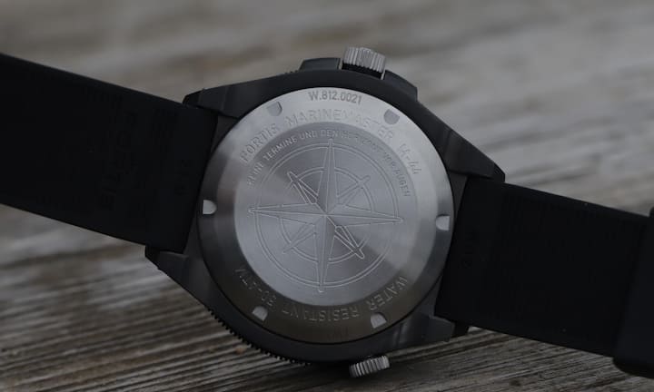 «Keine Termine und nur den Horizont vor Augen»: Die bis 500 Meter wasserdichte Uhr richtet sich unmissverständlich an aktive Menschen.