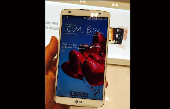 Big is beautiful: LG zeigt mit dem G Pro 2 sein neues Spitzenmodell: Es hat einen riesigen 5.9-Zoll-Screen, Quadcore-Prozessor, basiert auf dem neuesten Android 4.4 und kommt mit einer 13-Megapixel-Kamera, die zudem mit einem optischen Bildstabilisator ausgerüstet ist. Fotofans dürften ihre Freude haben.