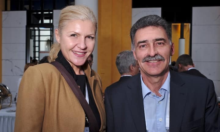 Alexandrea Wackernagel, Head of E-Business, Elektro-Material AG;
Andreas Stahel, CEO, Elektro-Material AG