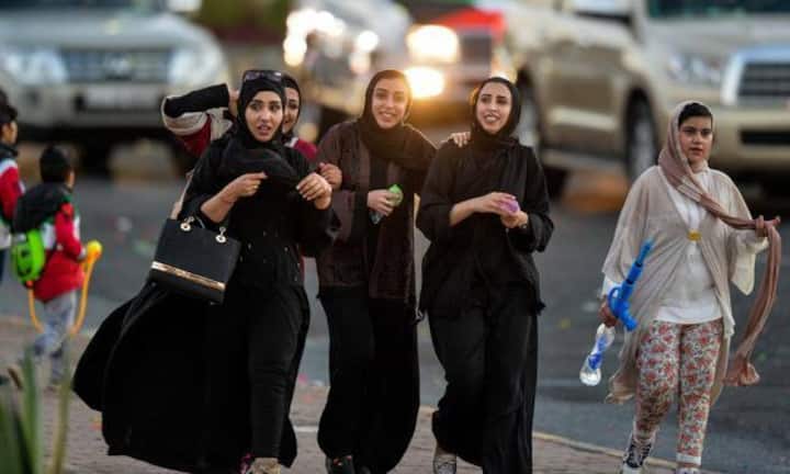 5. Platz: Kuwait Investment Authority (Kuwait)
Die Behörde ist eigentlich wieder eine Oberaufsicht über verschiedene Staatsfonds, die gemeinsam gemanagt werden. Der Golfstaat verfolgt schon seit 1953 die Strategie, das Ölgeld mittels Staatsfonds zu verwalten. 592 Milliarden Dollar haben sich seither angesammelt.