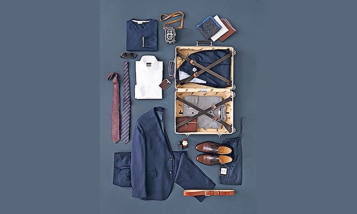 Aussen Rimowa, innen Windsor: Zwei traditionsreiche Spezialisten packen einen Businesskoffer. Die Quintessenz ist ein stilvolles Reiseset mit Preisvorteil. Der Kölner Kofferhersteller Rimowa liefert die silberne Aluminiumhülle aus der Linie «Classic Flight». Das Bielefelder Modeunternehmen Windsor ist für die Textilien im Gepäck zuständig: Einen Anzug aus Schurwolle und eine hochwertige Schuhtasche aus der Kollektion «Mindful Traveller». Set bei Herrenglobus oder PKZ.ch Rund 1400 Franken