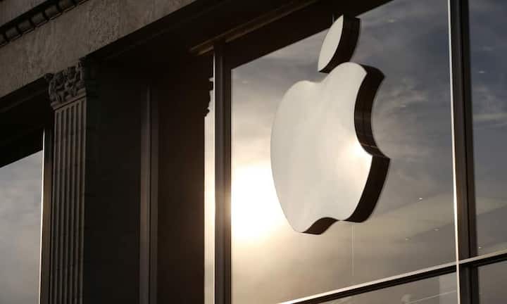 iPhone X: 2017 ist das zehnte Jubiläum vom iPhone. Deswegen denken viele, dass Apple das «S»-Modell dieses Jahr überspringen wird – und das iPhone X herausbringt. Es gibt Gerüchte, dass dieses iPhone viele wesentliche Upgrades haben wird: beispielsweise einen Bildschirm, der von Kante zu Kante reicht. Wahrscheinlich kommt es im September 2017 auf den Markt.