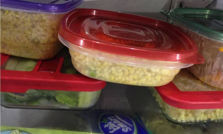 Rezepte für Reste  Übriggebliebenes vom Vortag aufwärmen ist kein grosses Geschmackserlebnis für den Gaumen. Wer aber im Internet nach speziellen Rezepten zum Wiederverwerten der Essensreste sucht, wird auf vielen Food-Plattformen fündig – beispielsweise beim Blog von Oliver Baroni: «Nie wieder Essen wegschmeissen!» oder auf den Websiten der grossen Handelsketten.