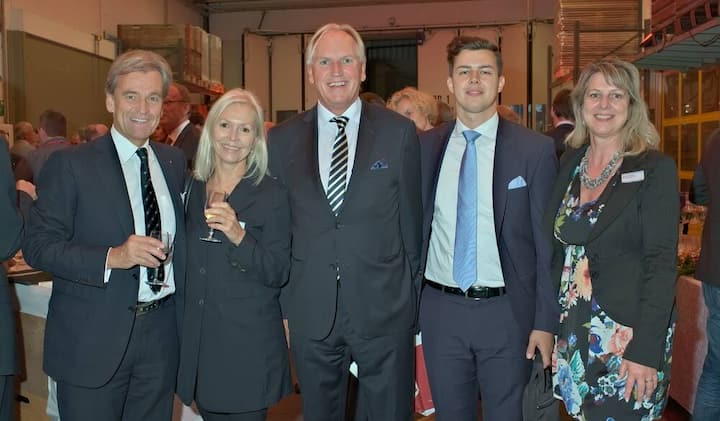 Peter Andreas Zahn, Geschäftsführer, VPAG;
Elisabeth Lindauer, Inhaberin, Lindauer Immobilien;
Thomas Borer, Unternehmensberater;
Django Betschart, Consultant, Dr. Borer Consulting;
Astrid Kaiser, Geschäftsstelle VPAG