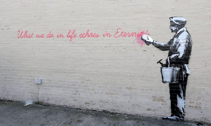 Berühmt wurde Banksy mit seiner Kunst auf öffentlichen Plätzen.