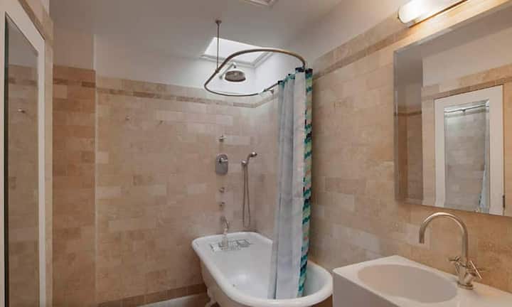 ...und alle mit einem eigenem Badezimmer ausgestattet sind.