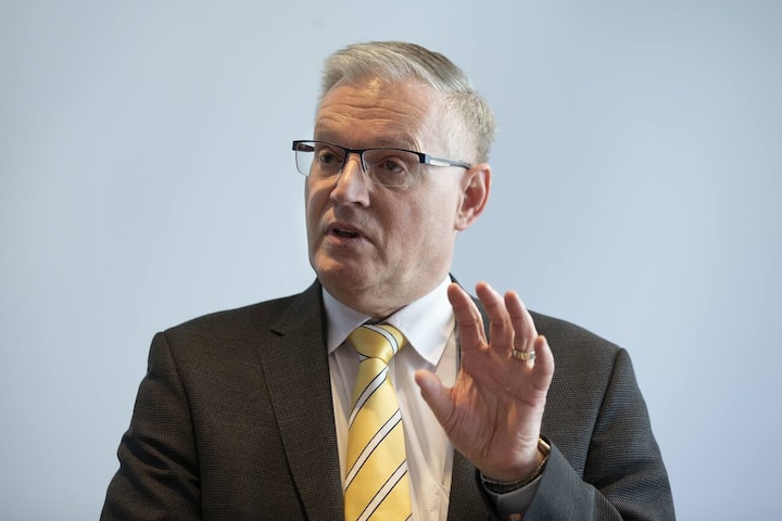 Thomas Kuechler, Vorsitzender der Geschaeftsleitung SOB, spricht waehrend einer Medienkonferenz ueber den Bahnausbauschritt 2035, am 27. Februar 2019 in Bern. (KEYSTONE/Peter Klaunzer)