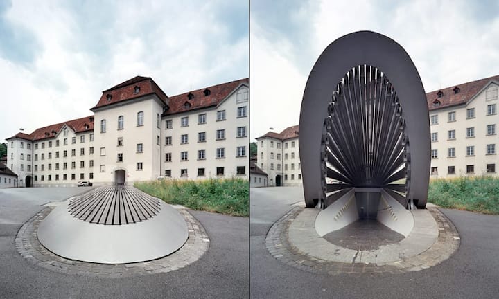 Wie das Maul eines Wals öffnet sich der Eingang zum Pfalzkeller im Stiftsbezirk von St. Gallen. Doch trotz der schicken Bauten sind nicht alle Einwohner der Stadt zufrieden mit dem Stararchitekten...