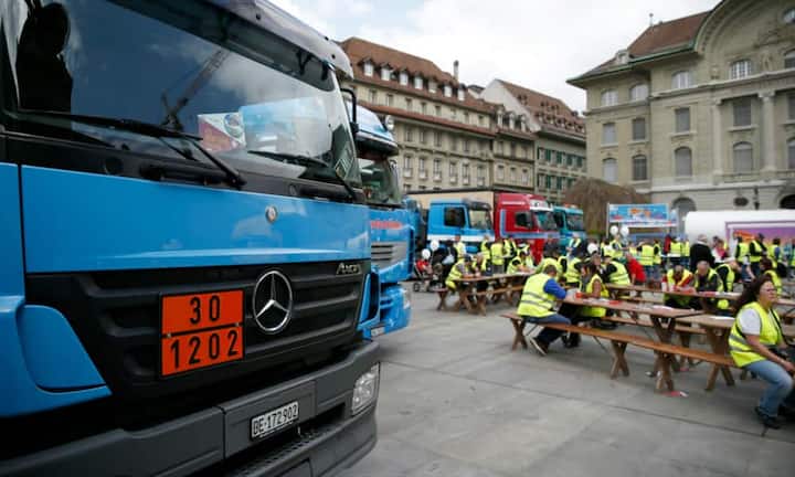 Lkw-Fahrer: Lkw-Fahrerinnen heiraten meist Frauen mit dem gleichen Beruf. Männliche Lkw-Fahrer hingegen heiraten häufig Sekretärinnen, Verwaltungsassisteninnen oder männliche Manager.