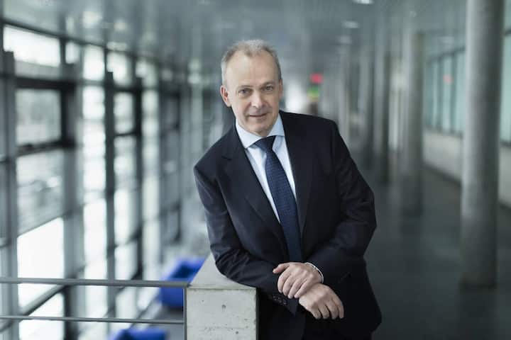 Porträt von Urs Schaeppi, CEO der Swisscom, aufgenommen am Firmenhauptsitz in Worblaufen im Kanton Bern.