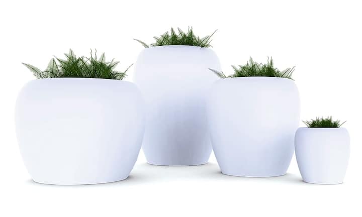 Lackiert: Planzentöpfe «Blow» aus Kunststoff von Vondom. Preis auf Anfrage.