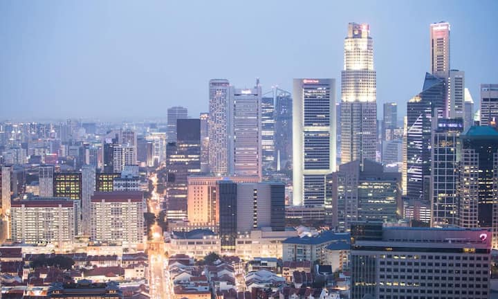... Singapur. Ein Glas Rotwein kostet hier im Schnitt 13,15 Franken.