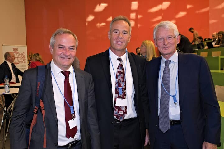 Christoph Lengwiler, Hochschule Luzern;Harris Dellas, Volkswirtschaflliches Institut Uni Bern;Jean-Pierre Danthine, Director, EPFL