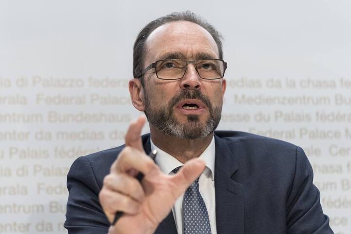 Pascal Strupler, Direktor des Bundesamts fuer Gesundheit BAG informiert ueber die aktuelle Lage in Sachen Coronavirus und die Lancierung einer Bevoelkerungskampagne, am Donnerstag, 27. Februar 2020 in Bern. (KEYSTONE/Alessandro della Valle)
