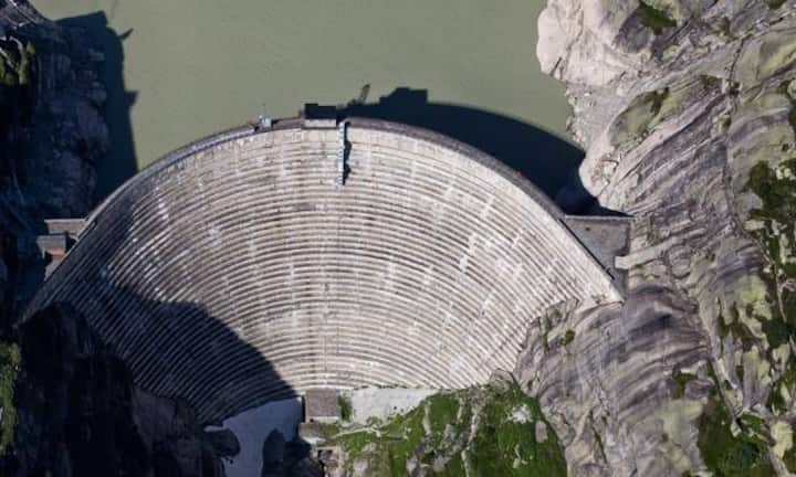 Die angespannte Lage im Energiesektor fordert ihren Tribut im Berner Oberland. Das Wasserkraftunternehmen KWO streicht 50 Stellen.