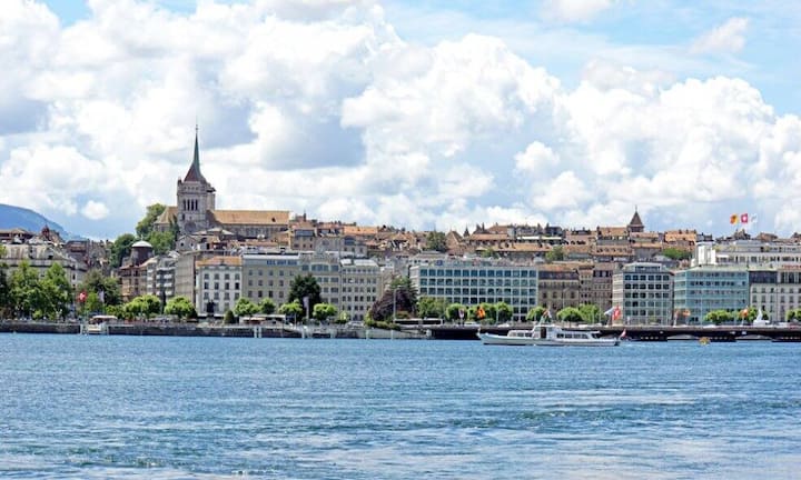 Platz 9: GenfGegenüber dem Vorjahres-Ranking verbesserte sich Genf unter anderem beim Thema Arbeitsmarkt und Wohnen, an Boden verloren hat die Stadt unter anderem bei der Einkaufsinfrastruktur (Vorjahr Platz 9).
Bild: Flickr/CC/Dennis Jarvis