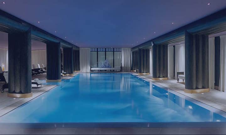 Kategorie «Stilvolle Gesundheitsvorsorge – revitalisieren und entgiften»»Auf dem zweiten Rang liegt das La Réserve Genève in Bellevue, Genf. Die Luxus-Einrichtung vor den Toren Genfs besticht mit einer gelungenen Kombination aus Wissenschaft und Sinnlichkeit. Das Hoteldesignt ist im Stil einer puristischen Afrika-Lodge gehalten.Website LaRéserveGenève