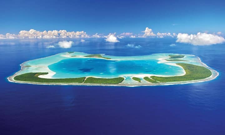 Tetiaroa ist ein Atoll bei Tahiti in Französisch-Polynesien mit insgesamt 13 Inseln, die sich um eine Lagune gruppieren.
