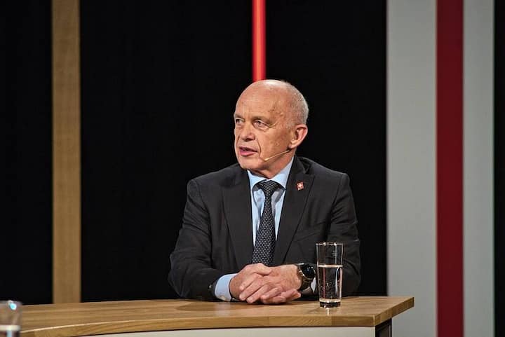 Ueli Maurer, Finanzminister Â© Markus SennÂ  www.Passionforpictures.org FEES APPLY! Business Talk BILANZ vom 8. MÃ¤rz 2022 mit Axel Weber und Ueli Maurer