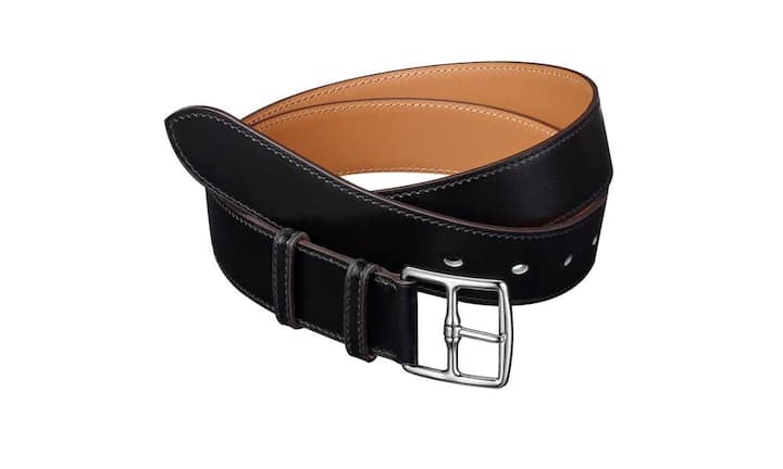 Schlicht: Hermès 32 Millimeter ist dieser klassische Gürtel aus Box-Kalbsleder breit. Er hat eine Gürtelschliesse mit Palladiumauflage und ist in verschiedenen Farben und Längen erhältlich. Preis 880 FrankenBilder: PR