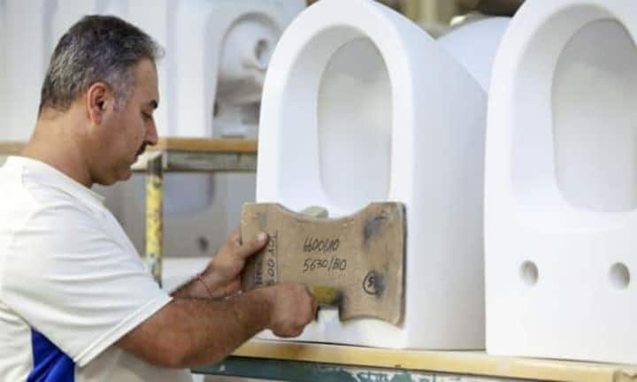 Platz 8: Sanitärmonteur 
Sanitärmonteure waren ebenfalls heiss begehrt: 1250 Stellen waren im Schnitt jeweils Mitte Monat ausgeschrieben.