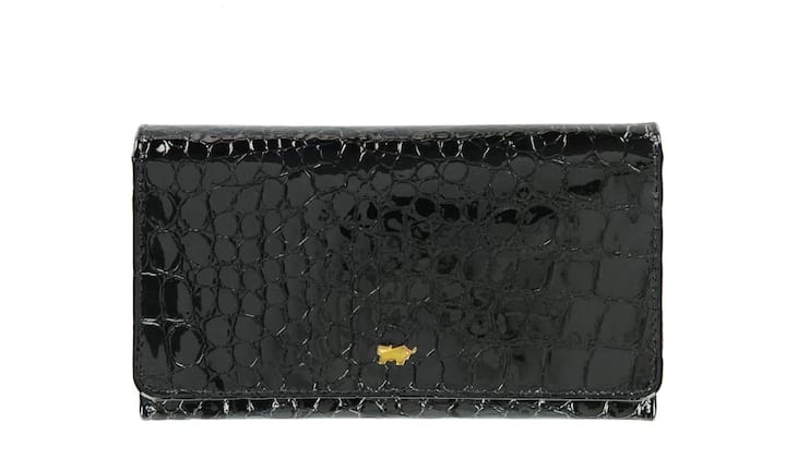 Glanzstück: Braun Büffel Ein modisches Statement aus geprägtem Kalbsleder ist dieses Portemonnaie in Kroko-Optik. Es hat Platz für sieben Kreditkarten, ein Münzfach und zwei Notenfächer. Bei Globus erhältlich. Preis 179 Franken Bilder: PR