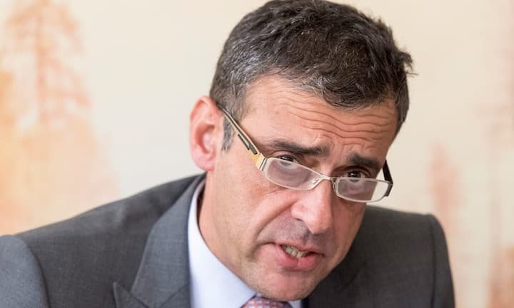 ...ausbezahlt wird der Lohn weiterhin an Mathias Ammann, der bisherige ACS-Chef. Dieser will die Wahl nicht anerkennen.