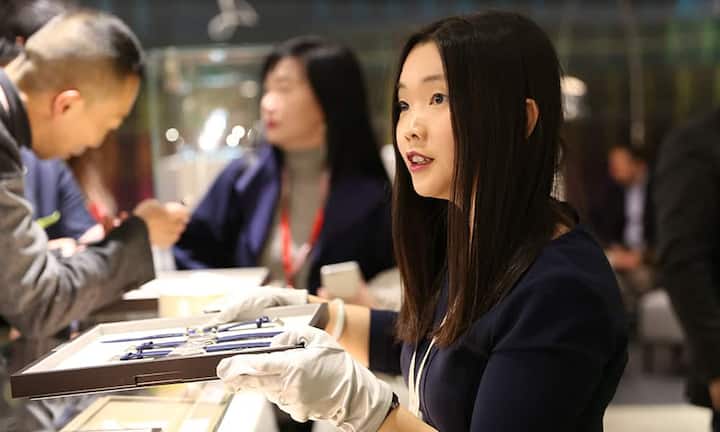 Am Freitag ist die Messe erstmals in ihrer Geschichte auch dem breiten Publikum zugänglich.
Bilder: Gabriel Knupfer/Lisa Burth/Keystone