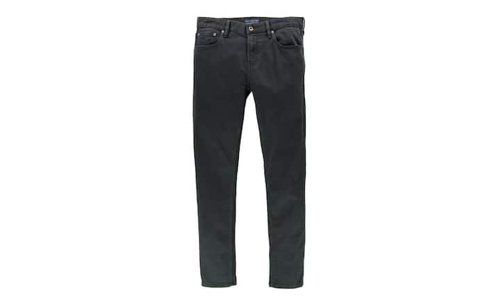 Figurbetont: Scotch & Soda (Herren)Diese Skinny-Denim ist figurbetont mit Stretch-Anteil. Sie hat das klassische Five-Pocket-Design, normale Bundhöhe und Standardlänge. Bei Globus erhältlich. Preis 159 Franken