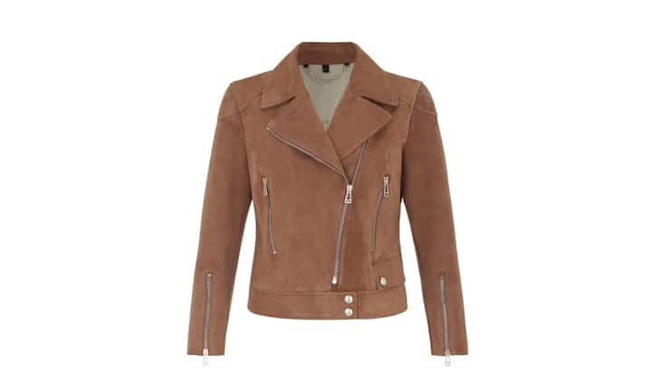 Elegant: Belstaff (Frau) Bikerjacken gehen nicht aus der Mode. Dieses figurbetonte kamelfarbene Exemplar aus Wildleder ist elegant und sportlich zugleich. Preis 2.110 Franken