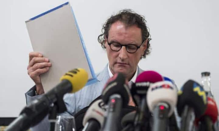 Rang 1: Geri Müller
Nach dem Ende einer Beziehung des Badener Stadtammanns erfährt die Öffentlichkeit von Müllers Nacktbildern aus dem Rathaus in Baden. In der Nacktselfie-Affäre forderten viele Politiker seinen Rücktritt, doch Geri Müller wollte weiterhin Stadtammann bleiben.Keystone