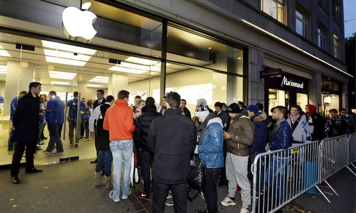 Platz 1: Zürich: 20,6 Stunden für ein iPhone. In der teuersten Stadt der Welt kosten auch die Lebensmittel am meisten. Da die Gehälter aber stimmen, arbeitet ein Zürcher dennoch nur fünf Minuten für Reis oder Brot, einen Big Mac gibt es nach elf Minuten.