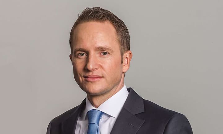 Aldi-Vertreter Timo Schuster bläst derweil mit neuen Werbeoffensiven zum Angriff.Bilder: Keystone/zvg