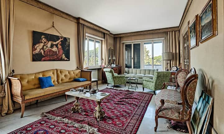 In Rom steht das Apartment von Federico Fellini zum Verkauf.