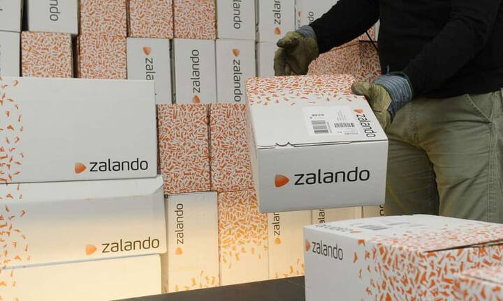 B2C - Fashion & Accessoires / Spezialkategorie: Mobile Commerce / Spezialpreis: Shecommerce 
zalando.ch
Gleich in drei Kategorien konnte Zalando überzeugen. Zalando überzeugte die Jury durch seine Innovationskraft. Der Shop sieht kaum noch aus wie vor einem Jahr und neue Funktionen überzeugen. Weiter konnte Zalando Mobile als neues Einkaufserlebnis etablieren und die Kundin wird individuell behandelt.