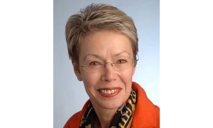 Tagliavini, Heidi: Diplomatin. Geboren: 27. Februar 1950 in Basel
Karriere (in Auszügen): seit 1982 im diplomatischen Dienst der Schweiz; Mitglied der Schweizer Botschaft in Moskau (1989-92); Direktorin der Schweizer Botschaft in Den Haag (1992-1995); Botschafterin in Bosnien und Herzegowina (2001-02); Vorsitzende der Wahlbeobachtungsmissionen in der Ukraine (2010), Russland (2011, 2012) und Armenien (2013); OSZE-Repräsentantin in der Kontaktgruppe Russland-Ukraine (seit 2014).