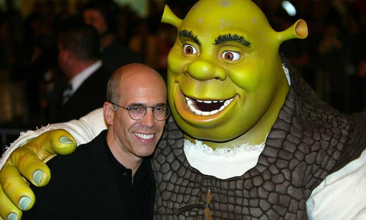 Platz 6: Jeffrey Katzenberg
910 Millionen Dollar
Auswahl Filme: The Lion King, Arielle, Shrek
Katzenberg war unter anderem bei der The Walt Disney Company als Verantwortlicher für die Filmsparte und Zeichentrickabteilung tätig. Gemeinsamt mit Steven Spielberg gründete er 1994 Dreamworks (Shrek).