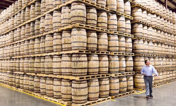 1,5 Liter Spirituosen - wiederum umgerechnet auf reinen Alkohol - trinkt jede Schweizerin und jeder Schweizer pro Kopf im Jahr. Seit 20 Jahren ist dieser Wert unverändert.