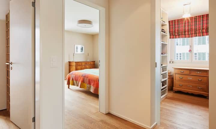 Das über 200 m² grosse Reihenhaus bietet den aktuellsten Minergie-Standard.