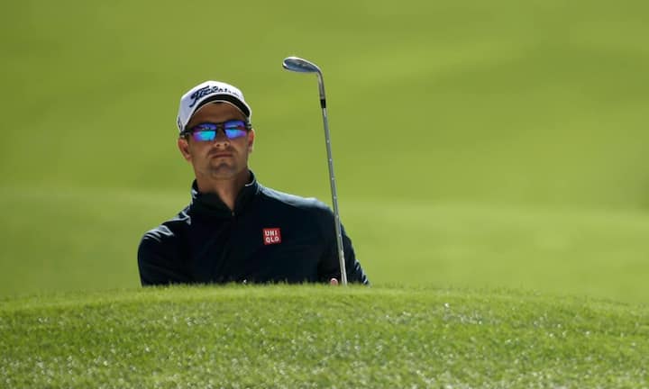 Der SchönlingWo immer er abschlägt, schaut ihm eine weibliche Fangemeinde zu. Denn Adam Scott ist nicht nur ein guter Golfer, er sieht auch blendend aus. Der Australier hat sich in Crans-Montana VS häuslich niedergelassen.