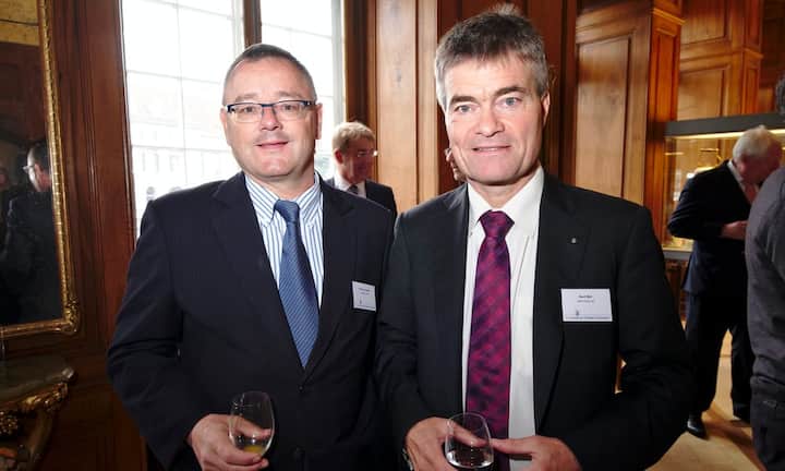 Andreas Knöpfli, Owner & CEO, Peakteq GmbH;
Kurt Biri, Chairman, AWK Group AG