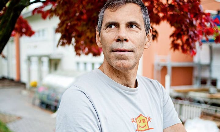 Guido Weber (57) orchestrierte früher Abstimmungen, heute ist er Chef einer Kinderkrippe. «Nach 25 Jahren erfolgreicher Politkampagnen nahm die Lust auf etwas Neues zu. Ich musste einen Einkommensrückgang in Kauf nehmen.»